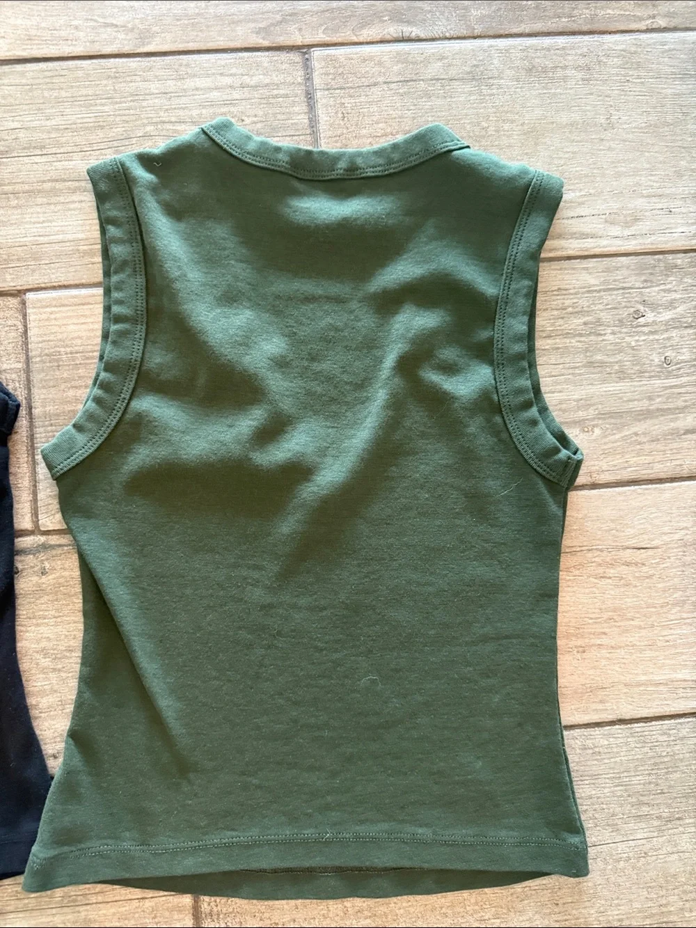 Zara Sleeveless V-Neck Tank Tops - Black & Dark Green
